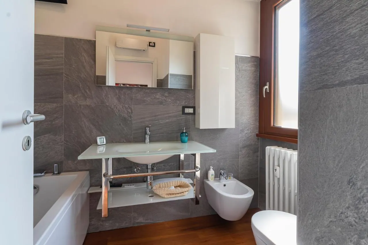 Luxury Apartment Close To Navigli - Bari Milan Italy